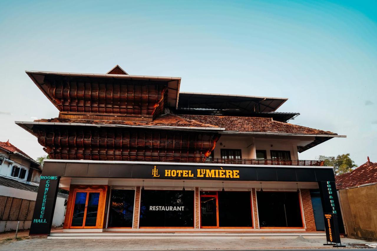 Hotel Lumiere Alappuzha Exterior foto